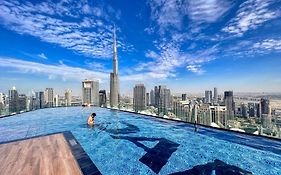 Paramount Residences I Access To Infinity Pool