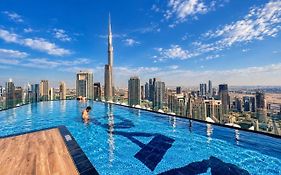 Paramount Residences I Access To Infinity Pool